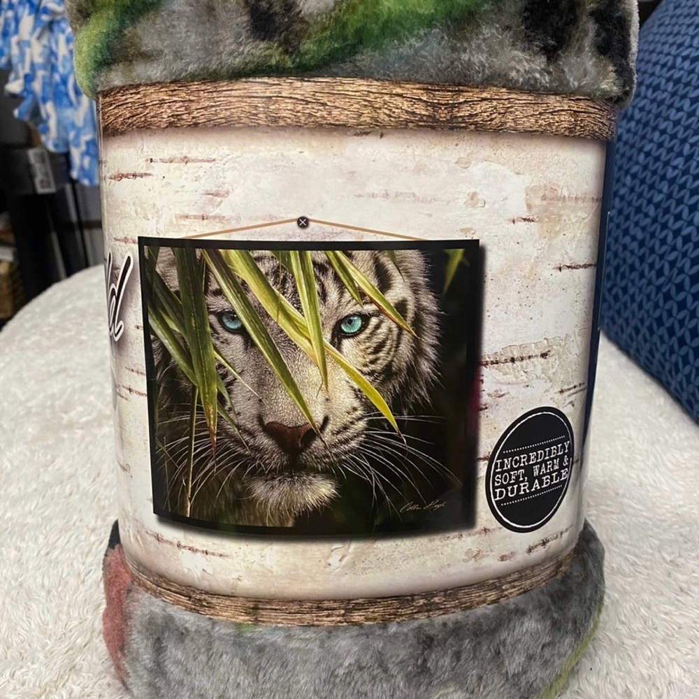 Watching & Waiting  White Tiger Everwild Plush Throw.
